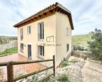 Casa amb xemeneia en Can Suria, Olivella