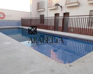 Casa con piscina en Guadalcázar