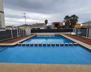 Adosado con piscina en Aigua Blanca, Oliva