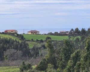 Terreny amb vistes al mar en Oles, Villaviciosa