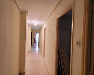 Piso de 4 habitaciones en Ensanche, Albacete