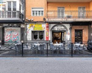 Local comercial con patio en Centro, Granada