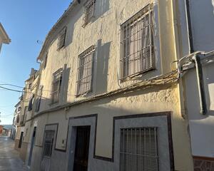 Casa con terraza en Sol, Centro Iznájar