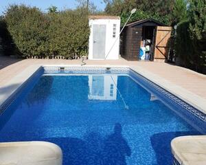 Chalet con piscina en Rojales