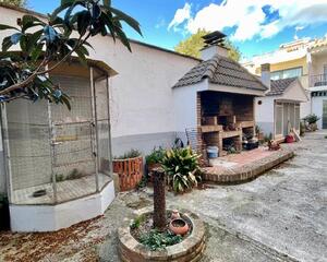 Casa amb jardí en Nucli Urbà, Esparreguera