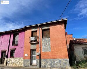 Casa de 3 habitaciones en Armunia , León