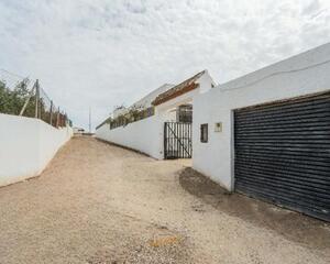 Casa con terraza en Retamar, Almería