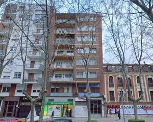 Piso de 4 habitaciones en Paseo Zorrilla, Valladolid