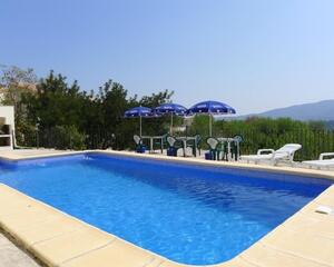 Villa con piscina en Jalon