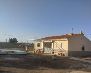 Casa rural con trastero en El Derramador, Almansa