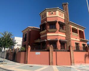 Casa de 5 habitaciones en Playa Granada, Motril