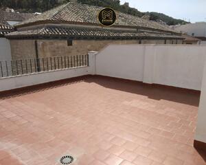 Piso con terraza en Casco Antiguo, Jaén