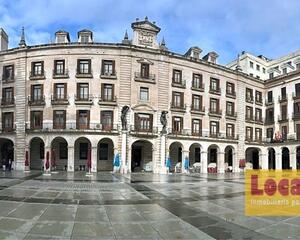 Local comercial de 4 habitaciones en Santander