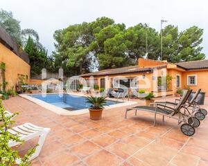 Casa con piscina en Torrevieja