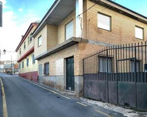 Casa de 3 habitaciones en Avenida de Andalucia, Padul