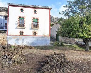 Casa de 4 habitaciones en Piedramillera
