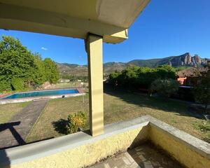 Casa rural con piscina en Carretera Soria, Nalda