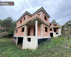 Casa amb terrassa en Mas Milà, Olivella