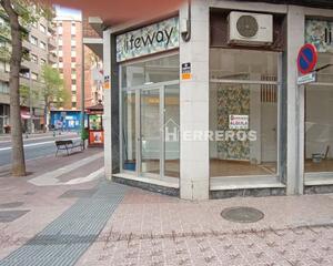 Local comercial de 1 habitación en Vara de Rey, Centro Logroño