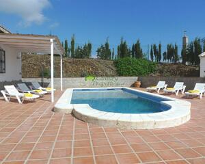 Casa rural con piscina en Canillas de Albaida