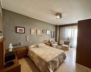 Apartamento de 4 habitaciones en Capdevila