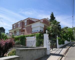 Casa amueblado en Urb. Serra Floreta, Figueres