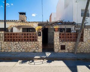 Casa amb xemeneia en Riells de Dalt, L'Escala