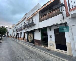 Local comercial en Centro Salud, Olivares