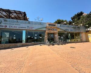 Local comercial con terraza en Montemar, Torremolinos