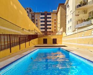 Piso con piscina en Bulevar, Jaén