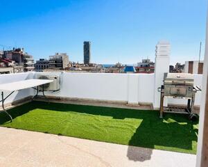 Ático con terraza en Centro, Alicante