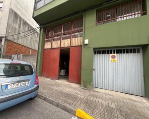 Local comercial con garaje en Antigua Residencia, Lugo