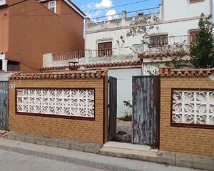 Chalet de 4 habitaciones en Avestruz, Algeciras