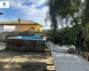 Chalet con piscina en Tarazona, La Rinconada