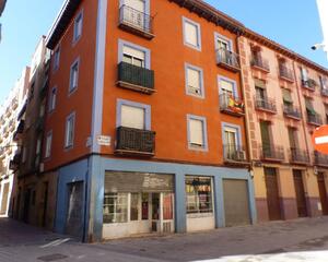 Local comercial reformado en Casco Historico, Zaragoza