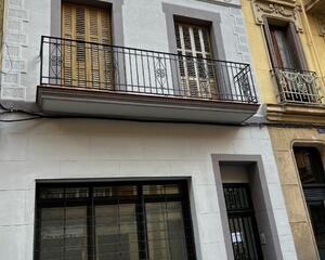Edificio de 9 habitaciones en El Poble Sec, Sants Barcelona